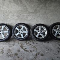Cerchi in lega con antineve usati