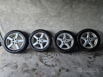 Cerchi in lega con antineve usati