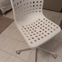 Sedia girevole bianca