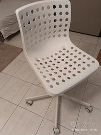 Sedia girevole bianca
