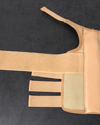 Marca: FGP. Accessorio: Polsiera Steccata Mano