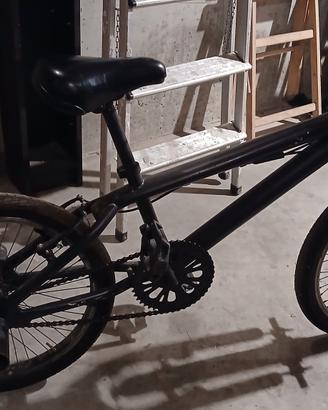 Bicicletta freestyle usata 