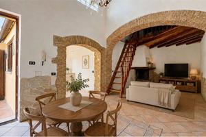 Casa indipendente con cortile