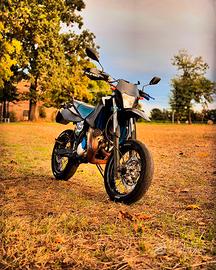 Yamaha dt 125 motard