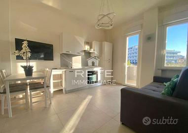 CESENATICO - BILOCALE RISTRUTTURATO SUL LUNGO MARE