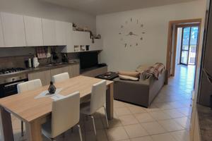 Appartamento trilocale con box auto