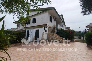 Villetta a schiera di 90 m² con 4 locali e posto a