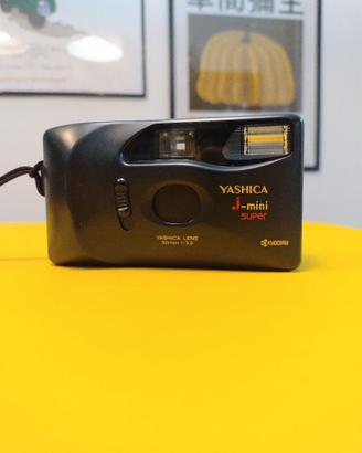Yashica J-Mini Super fotocamera a pellicola 35mm