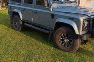 Land Rover Defender 110
