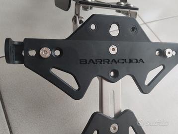 Portatarga per tenere 700 barracuda nuovo