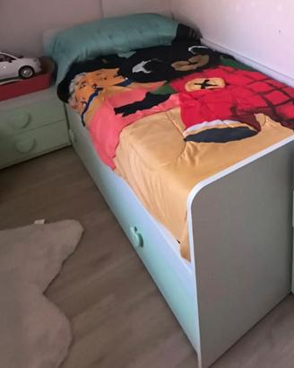 Letto singolo con comò