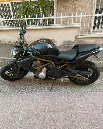 Kawasaki ER 6N - 650 cc