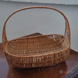 Cesto in Vimini Intrecciato con Manico Alto