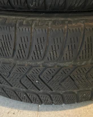 GRATIS Gomme X suv 235/60/18 Pirelli scorpion