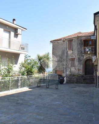 3 LOCALI A LAUREANA CILENTO