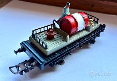 Pocher art . 182 carro con operaio scarica fusto