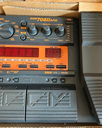 Pedaliera multieffetto basso Zoom 708II Bass