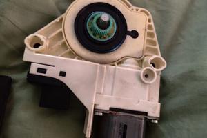 motorino alzacristalli audi Q7