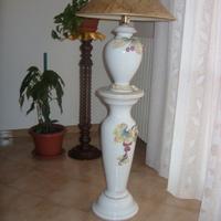 Lume colonna in porcellana, come nuovo.