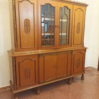 Credenza con vetrinetta