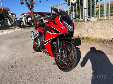 Moto Honda cbrf 650