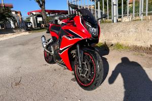 Moto Honda cbrf 650