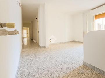 4 LOCALI A MANFREDONIA