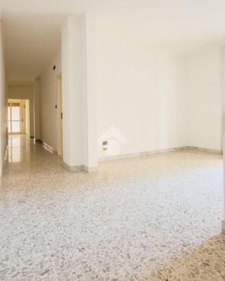 4 LOCALI A MANFREDONIA