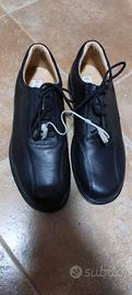 Scarpe per anziani pianta larga