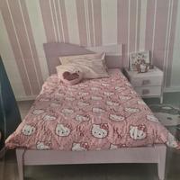 Struttura letto in legno a una piazza e mezzo