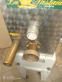 Macchina per la pasta professionale