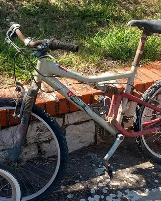 Bicicletta  Mtb ragazzo/a misura 24 e 16