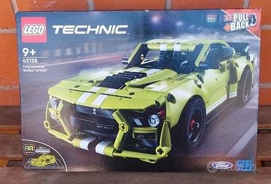 lego technic Ford Mustang 