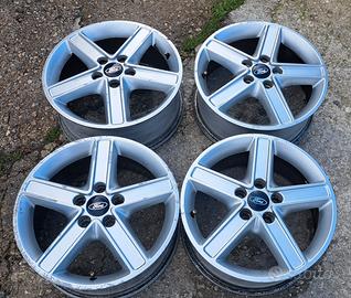 Cerchi in lega Ford R16