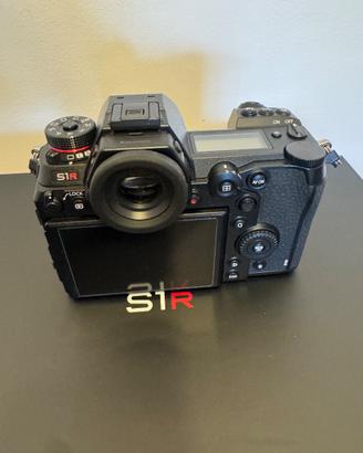 Panasonic lumix s1r