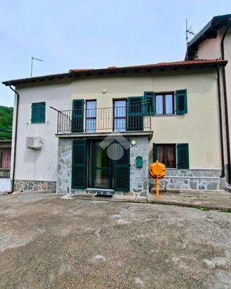 CASA SEMINDIPENDENTE A SAVIGNONE