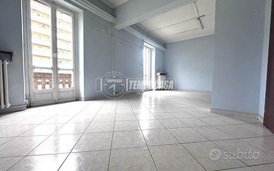 LOCALE AD USO UFFICIO DI 188 MQ