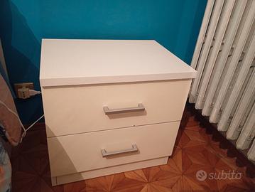 set mobili per camera da letto. 2 comodini + 1comò