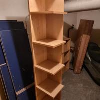 Angoliera con ripiani