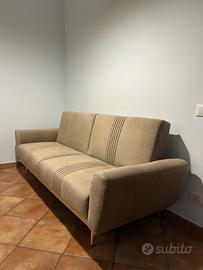 Divano letto 3 posti nuovissimo grande e comod