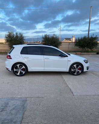 VOLKSWAGEN Golf 7 GTI Performance