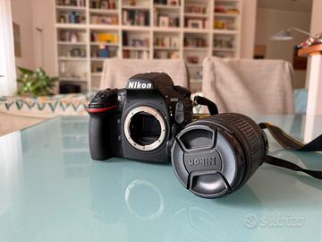 Nikon D810 con obiettivo 18-105 mm
