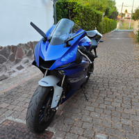 Yamaha R6