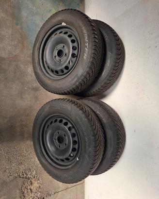 gomme neve con cerchi per gruppo vw/audi 15pollici