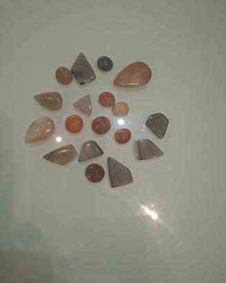 Collezionismo - Lotto 18 pietre Cabochon 