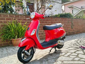 Vespa 50 LX 2T rossa 2011 – 13.000 km