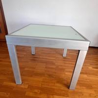 Tavolo in vetro