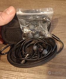 Sennheiser se 215