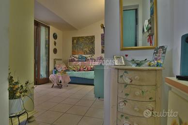 APPARTAMENTO CON TERRAZZO, POSTO AUTO E CANTINA