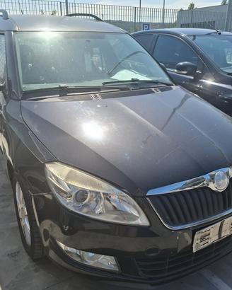 SKODA ROOMSTER per ricambi usati